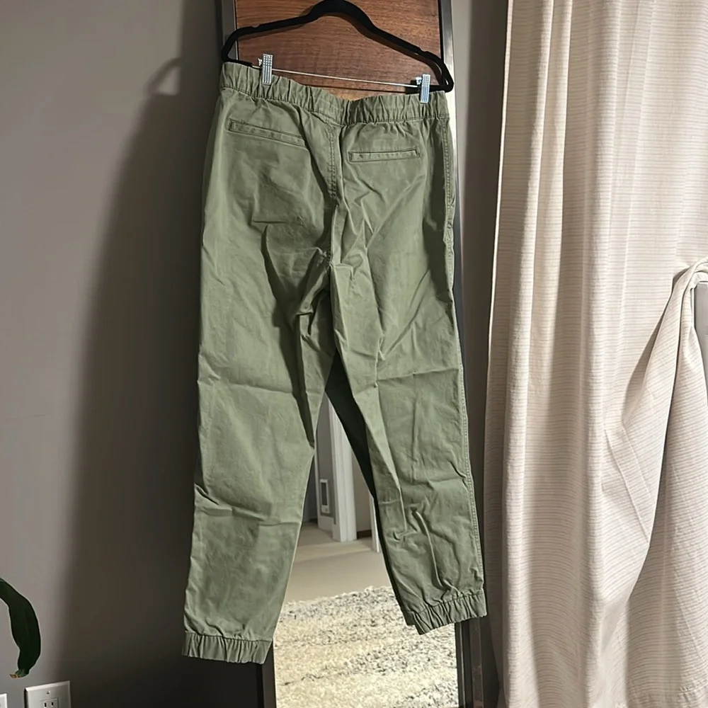 NWT Old Navy built-in flex modern joggers - Picture 3 of 3